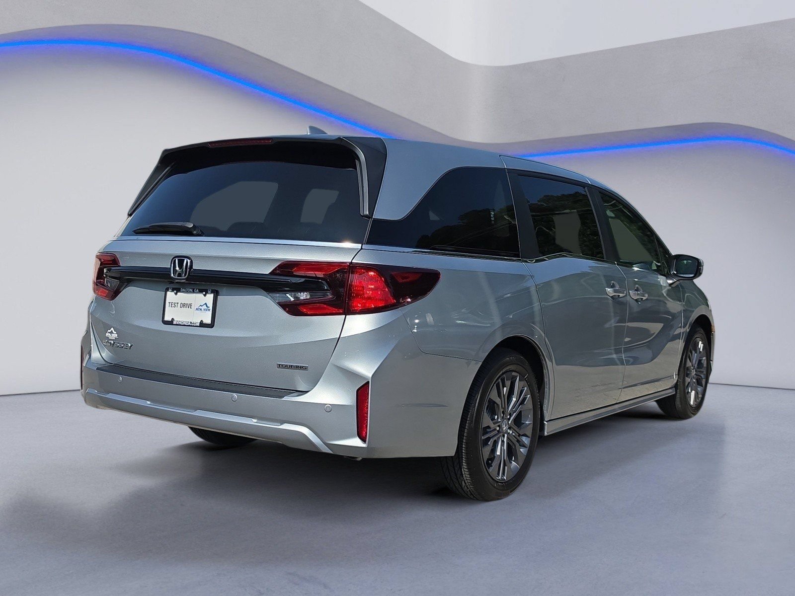 New 2026 Honda Odyssey Touring image 5