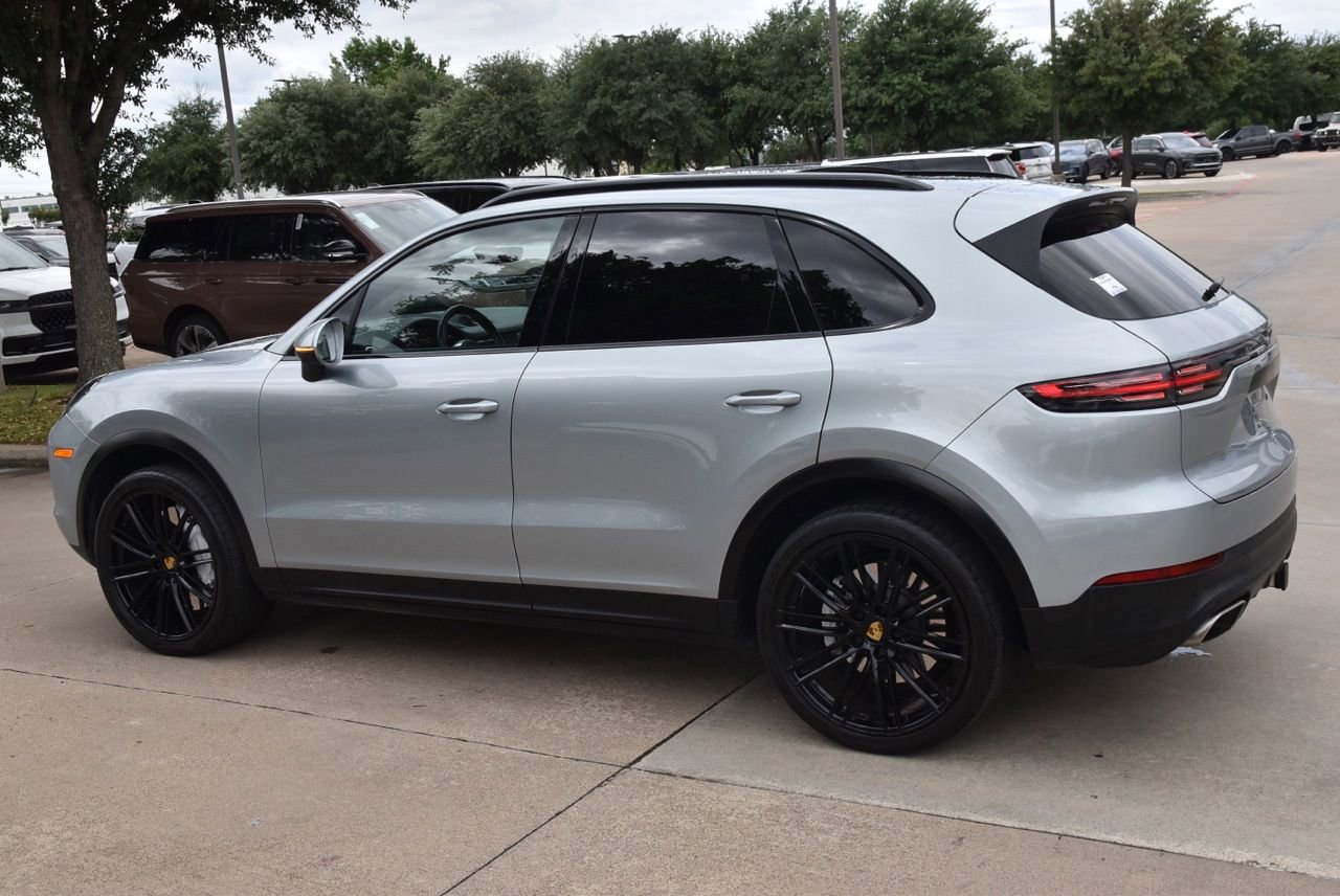 Used 2022 Porsche Cayenne AWD/4WD image 11