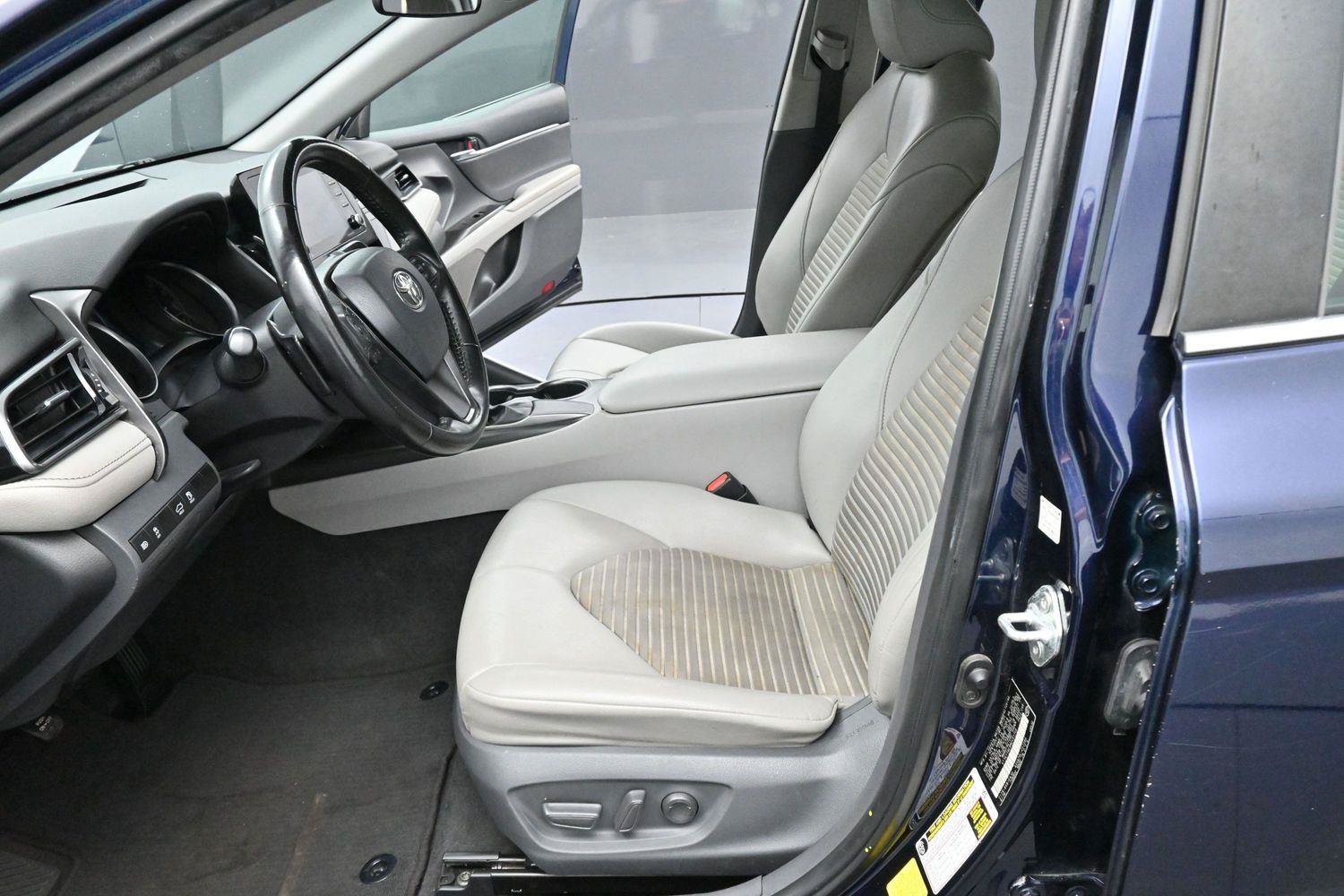 Used 2021 Toyota Camry SE FWD image 12