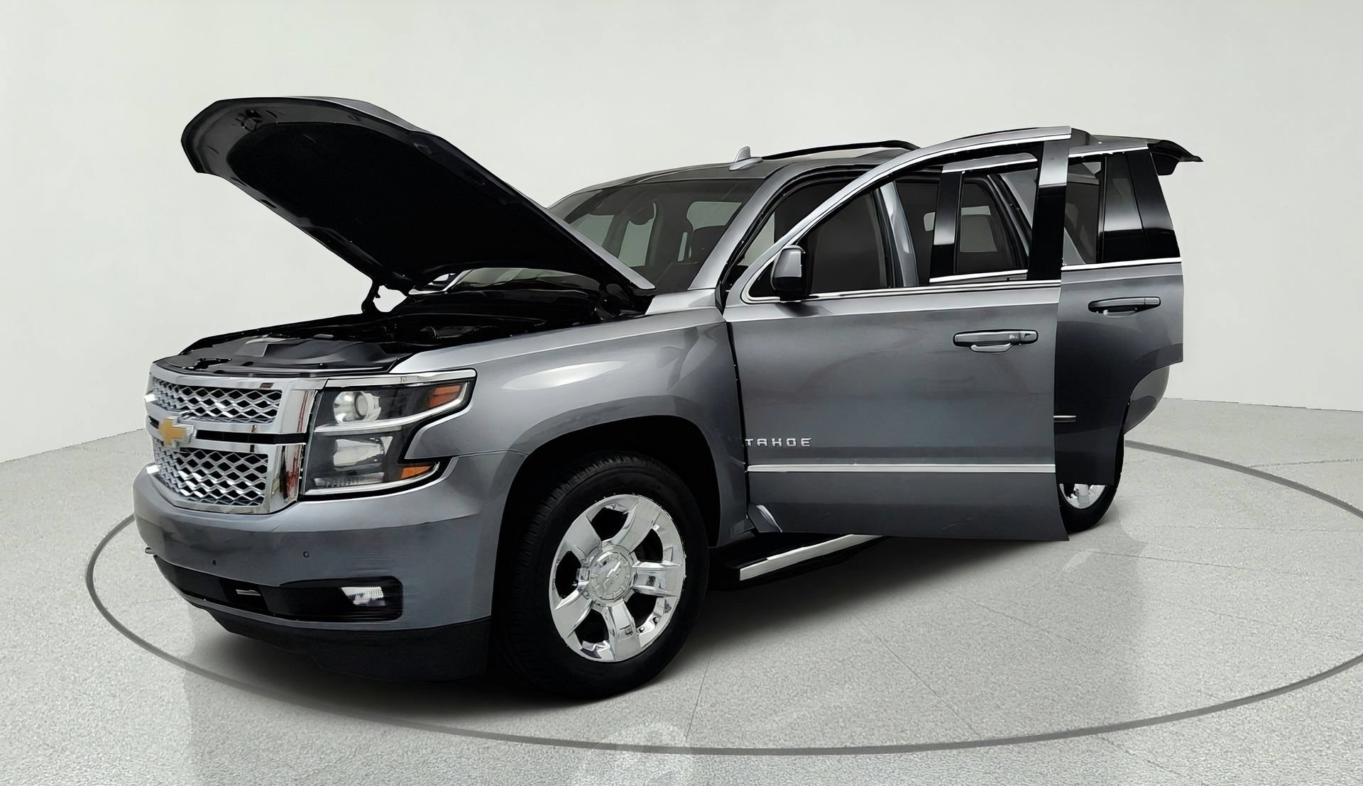 Used 2018 Chevrolet Tahoe LT w/ LT Signature Package AWD/4WD image 9