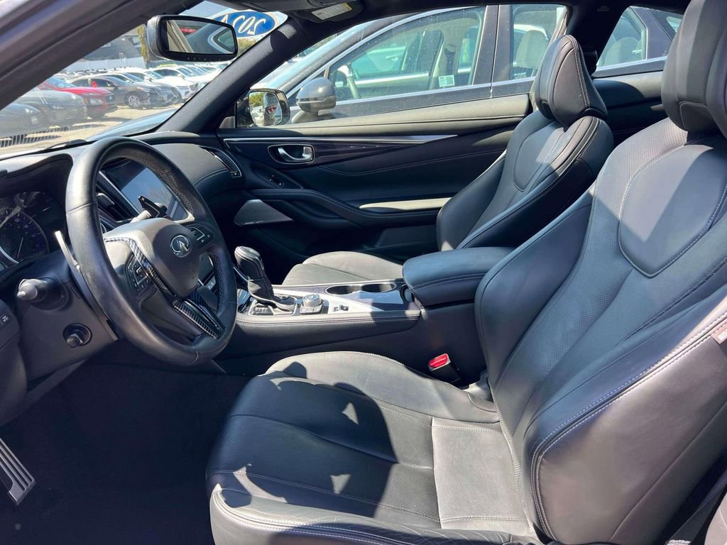 Used 2017 INFINITI Q60 Red Sport 400 image 10