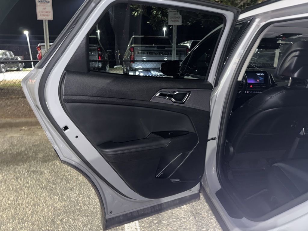Used 2023 Kia Sportage SX image 31
