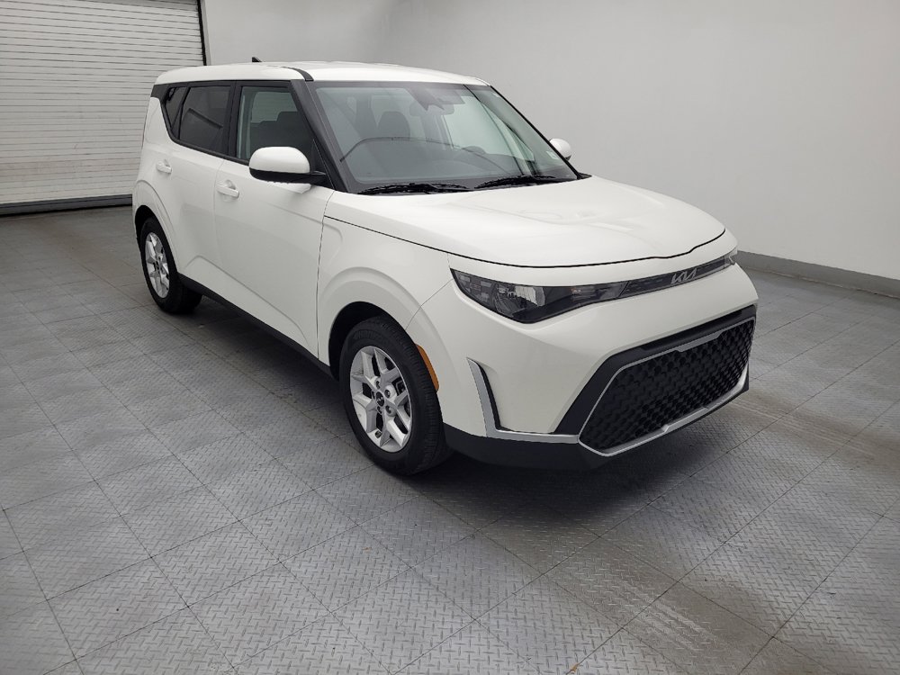 Used 2025 Kia Soul LX image 13