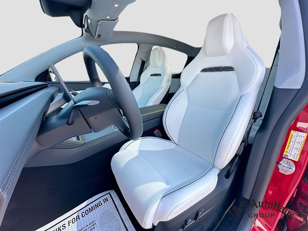 Used 2026 Tesla Model Y Performance image 11