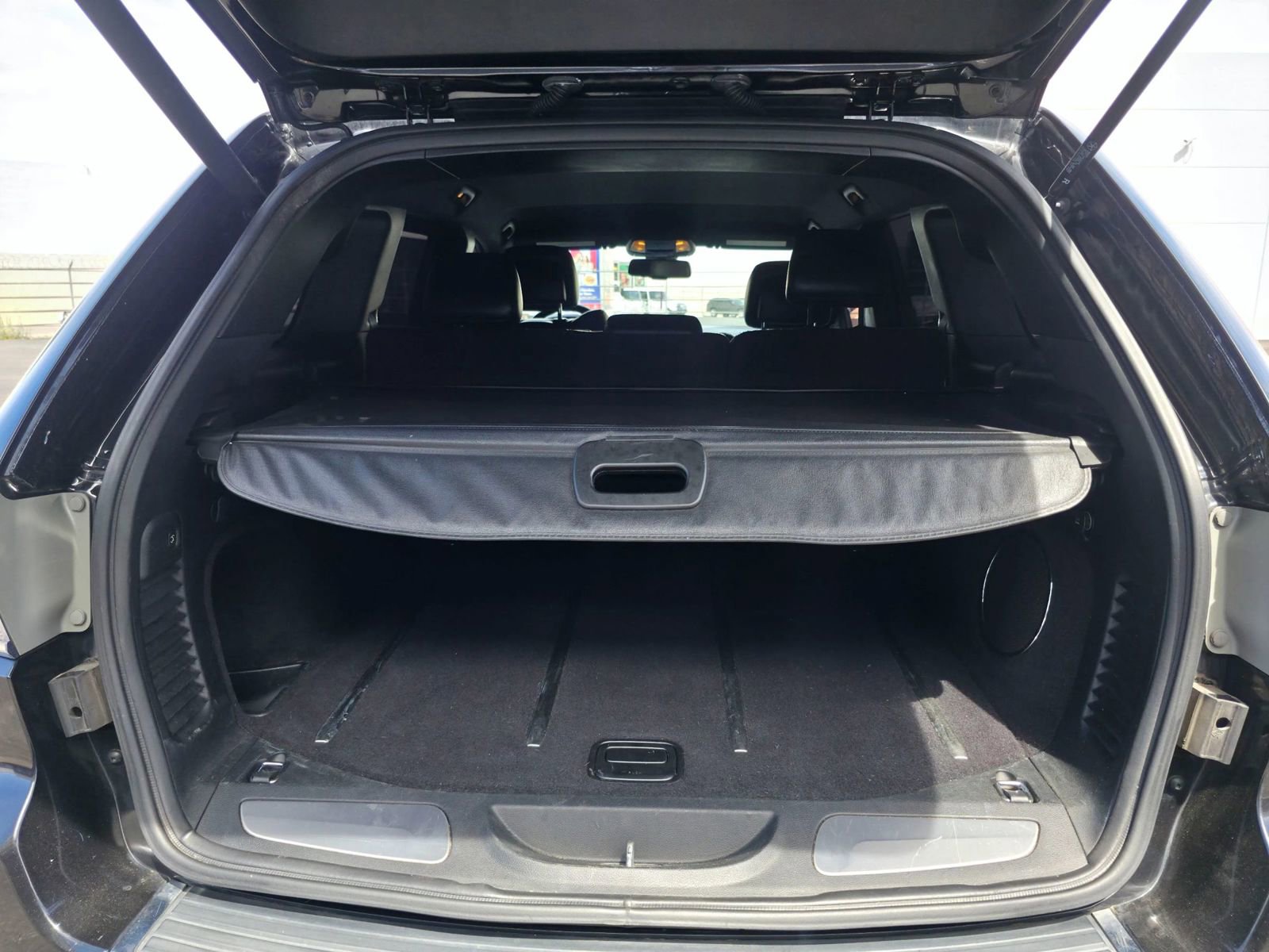Used 2014 Jeep Grand Cherokee Limited RWD image 13