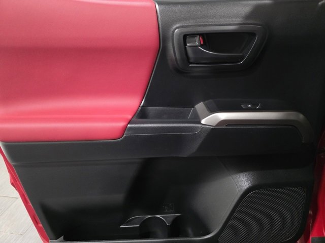 Used 2022 Toyota Tacoma SR5 w/ Technology Package image 11