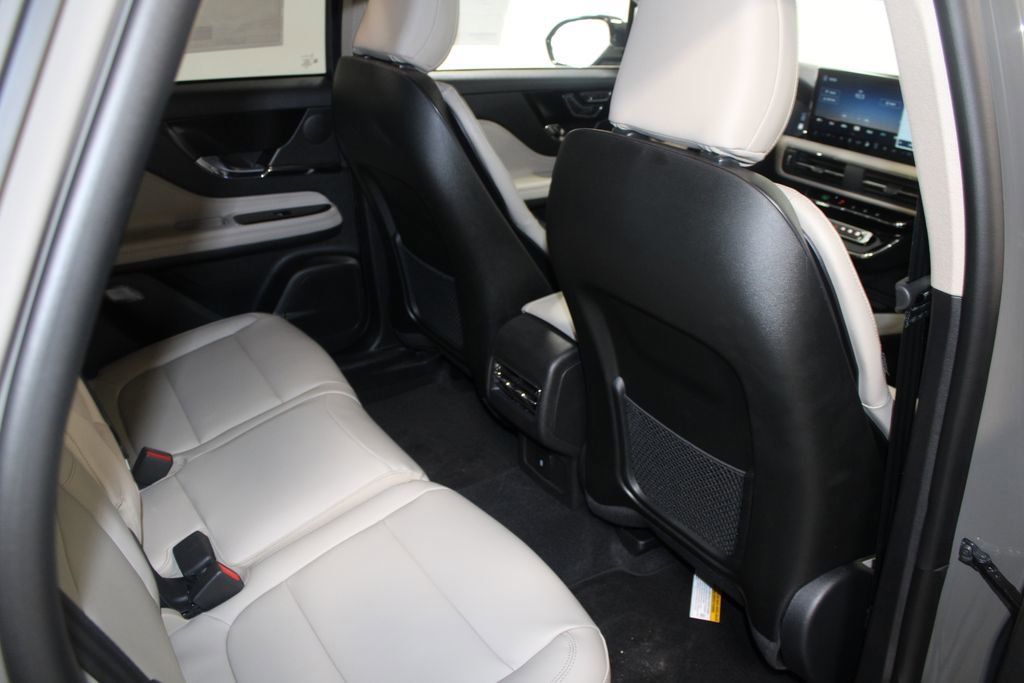 New 2026 Lincoln Corsair Premiere image 32