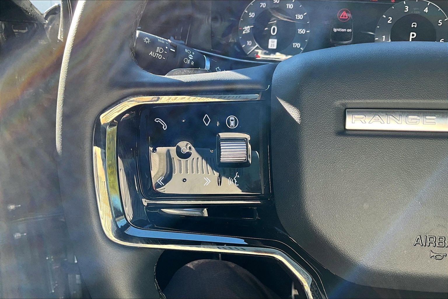 Used 2025 Land Rover Range Rover Evoque Dynamic SE image 18