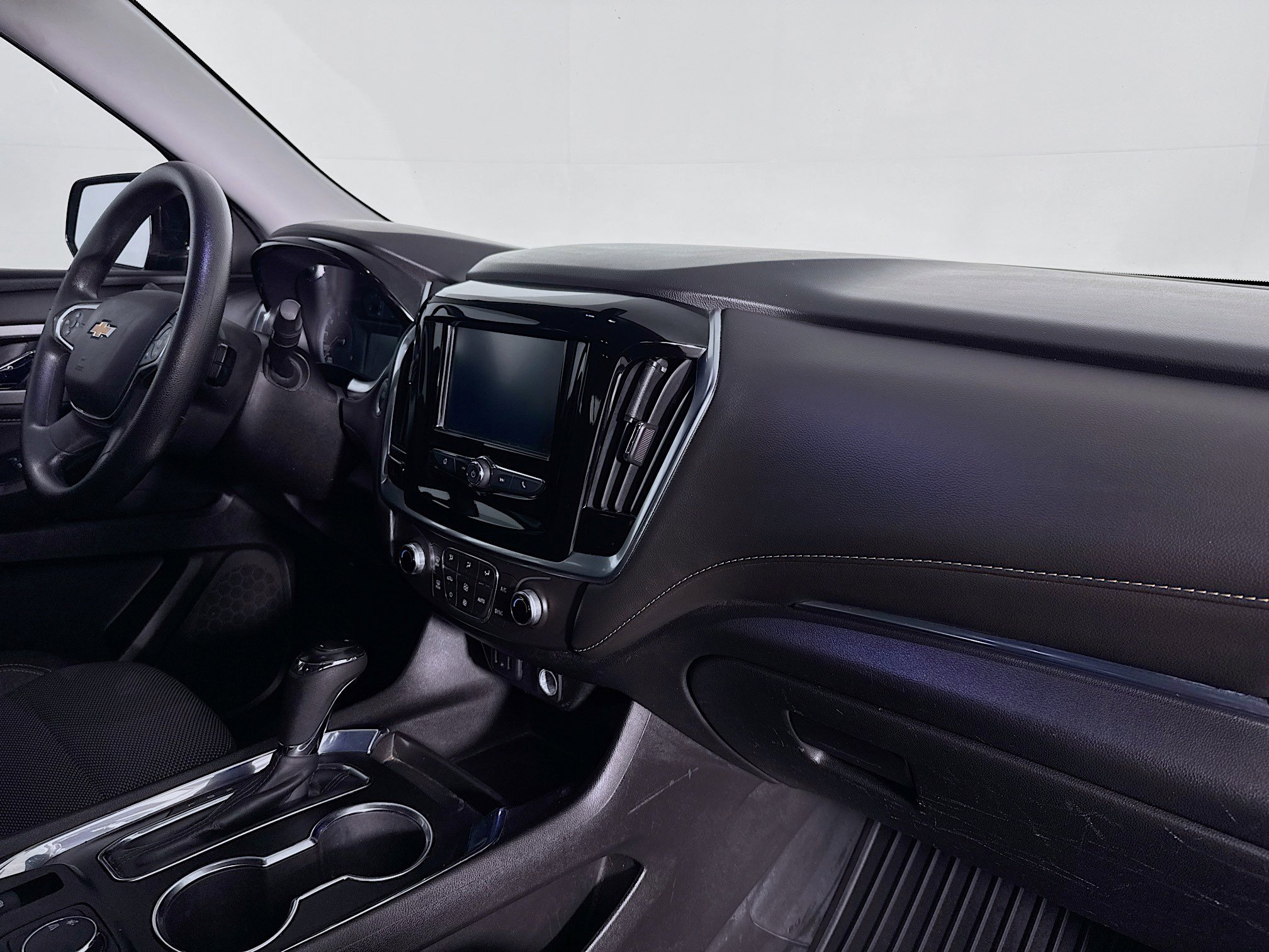 Used 2018 Chevrolet Traverse LS FWD image 29