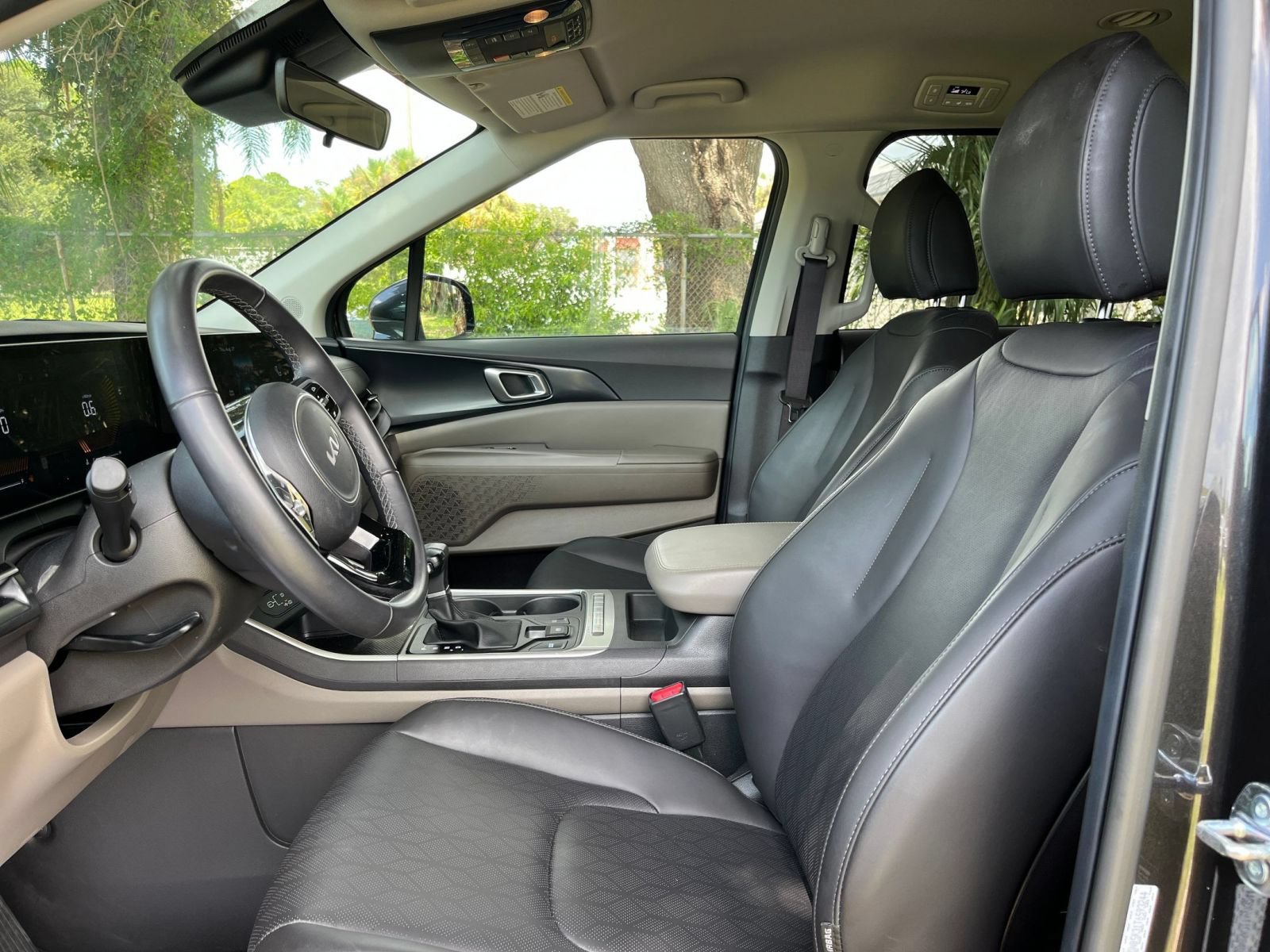 Used 2026 Kia Carnival FWD image 27