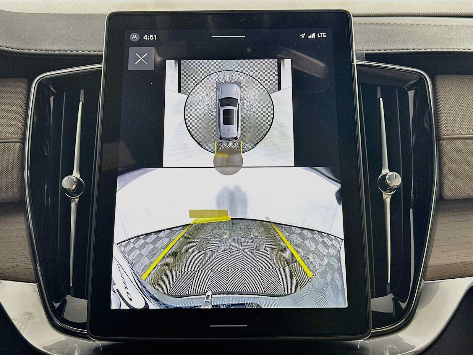 New 2027 Volvo XC90 B6 Plus AWD/4WD image 14