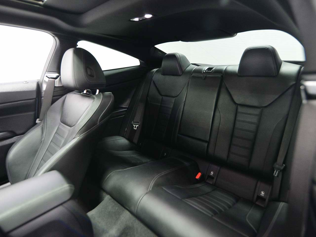 Used 2022 BMW 430i Coupe w/ M Sport Package image 9