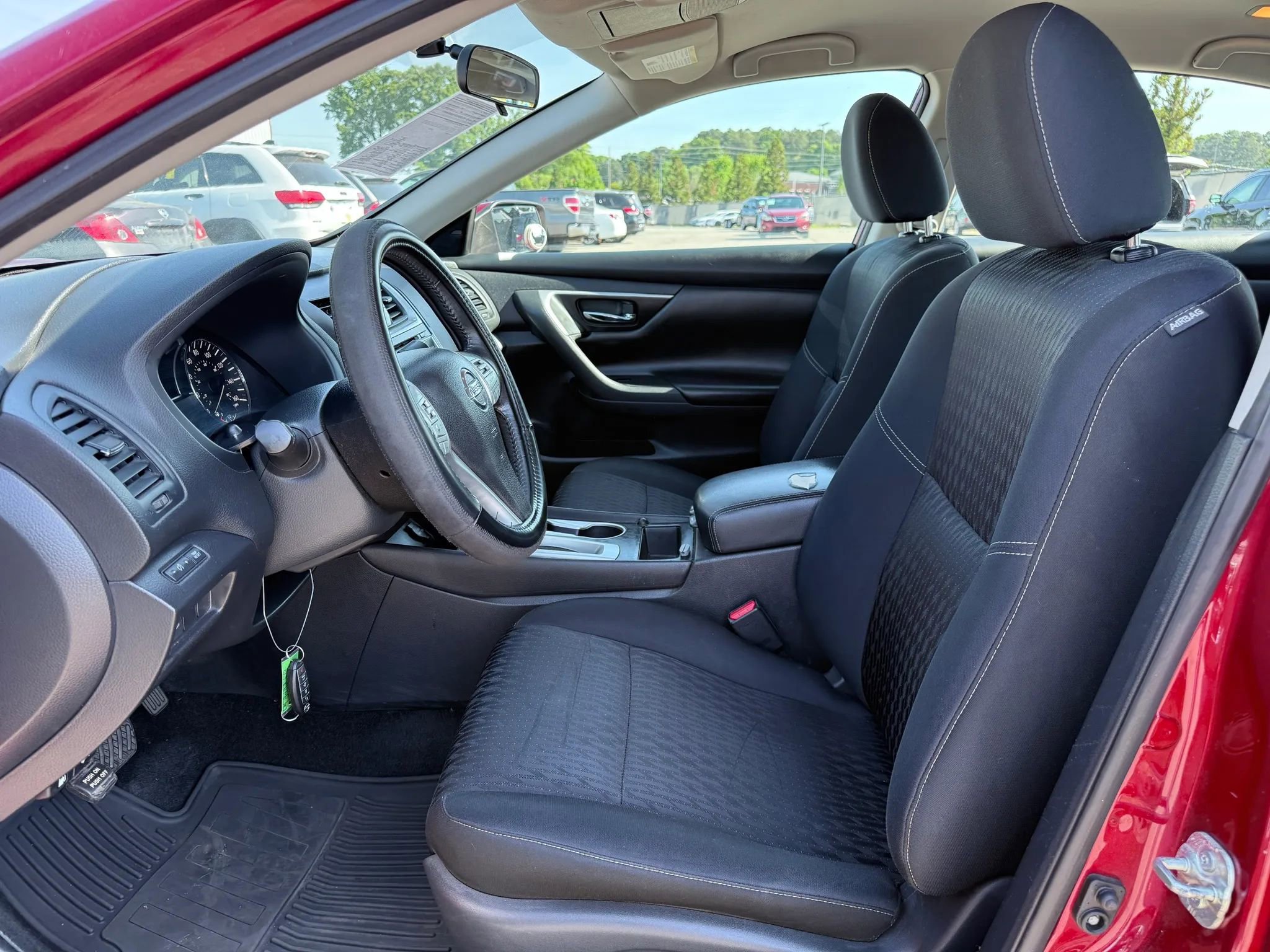 Used 2017 Nissan Altima 2.5 SV FWD image 2