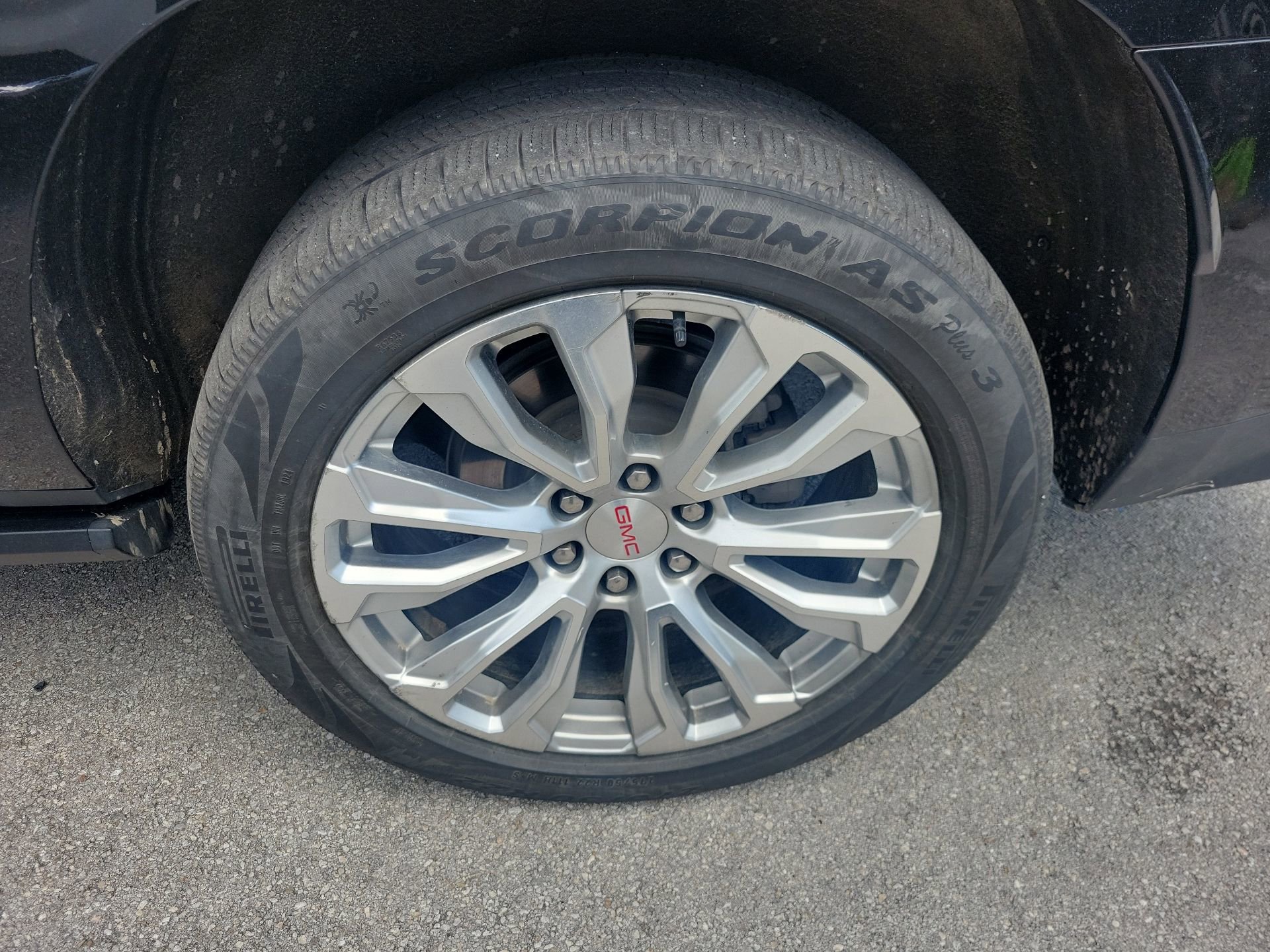 Used 2023 GMC Yukon XL Denali AWD/4WD image 13
