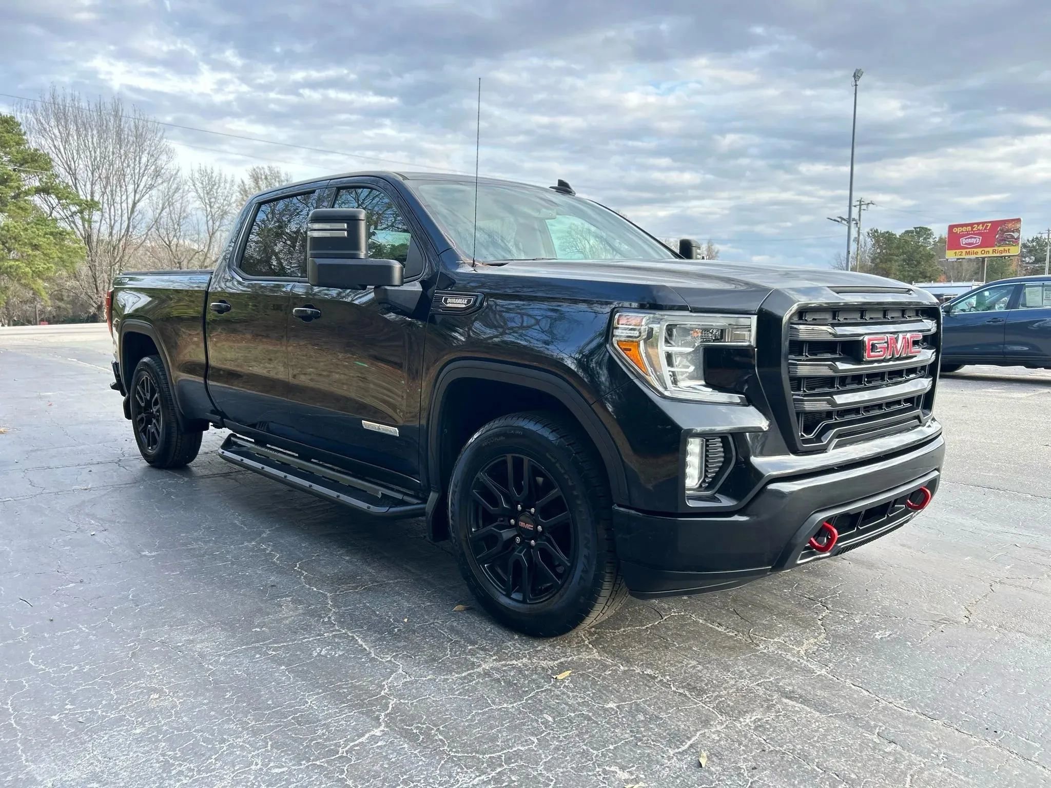 Used 2020 GMC Sierra 1500 Elevation w/ Elevation Value Package image 6