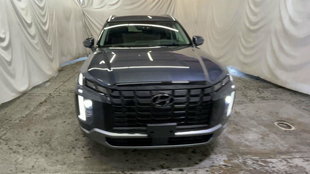 Used 2024 Hyundai Palisade Limited AWD/4WD image 3