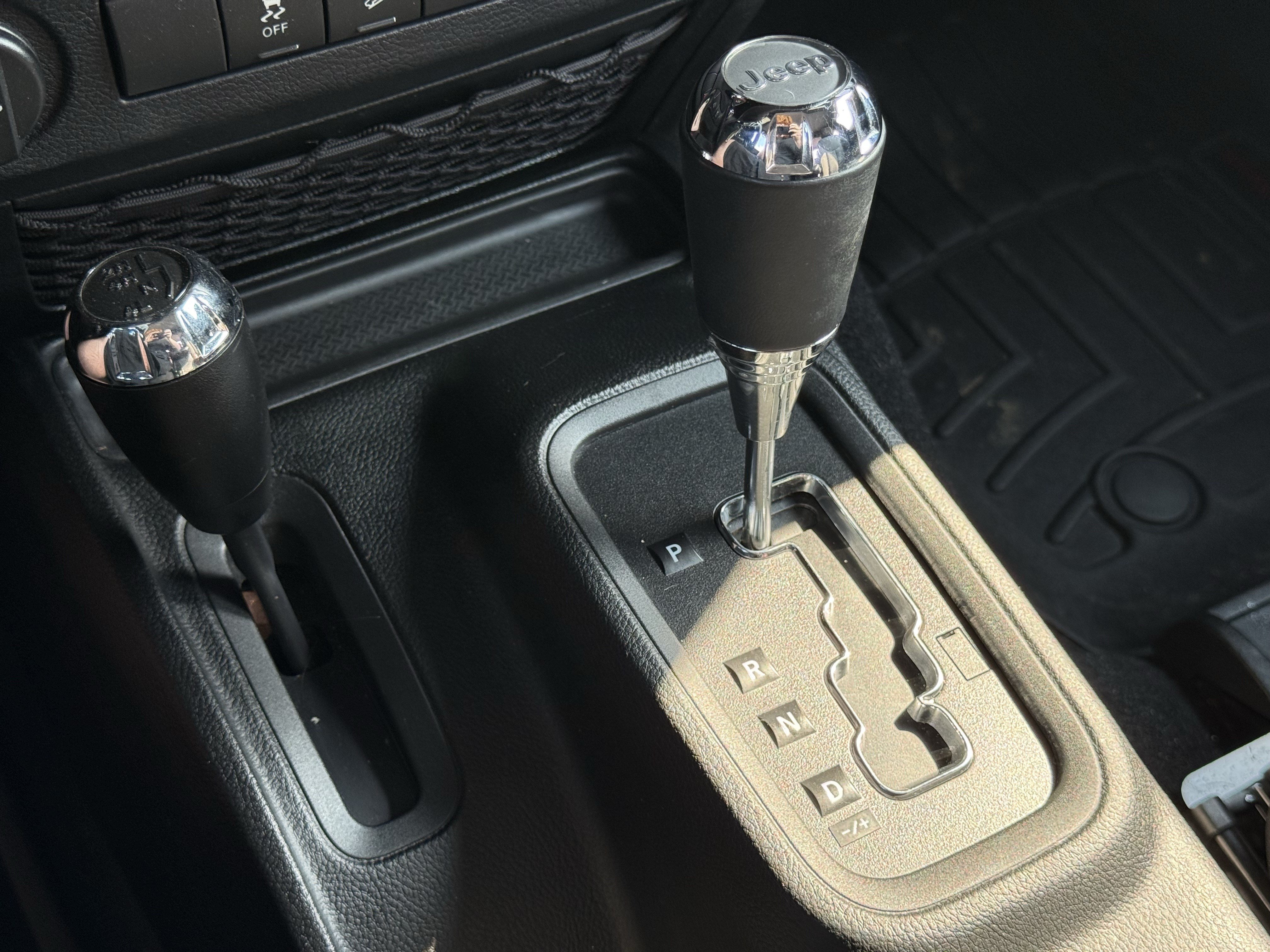 Used 2018 Jeep Wrangler Sport w/ Connectivity Group AWD/4WD image 24