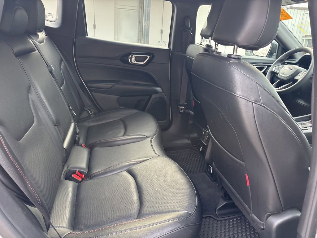 Used 2025 Jeep Compass Trailhawk w/ Trailhawk Elite Group image 14