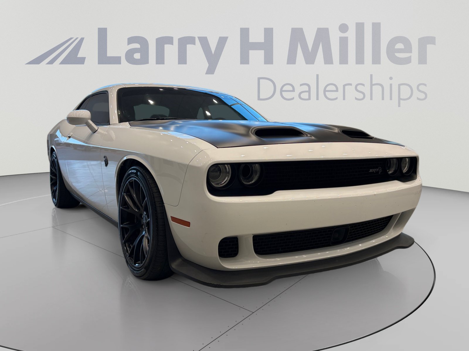 Used 2019 Dodge Challenger SRT Hellcat w/ Plus Package RWD image 7