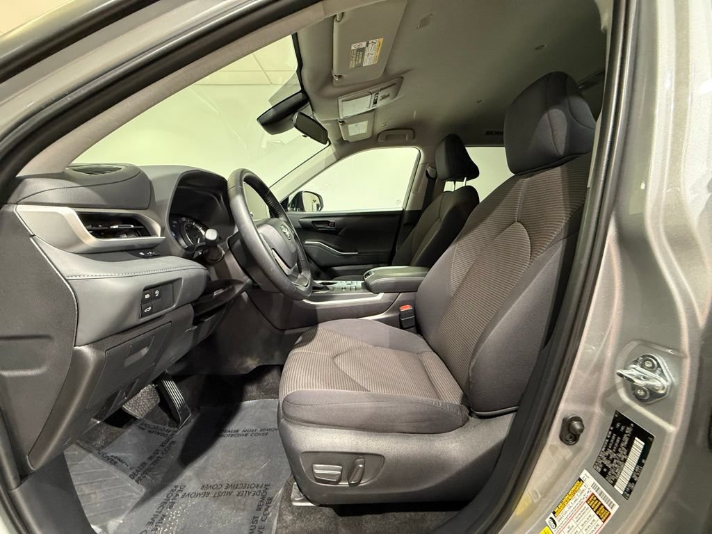 Certified 2025 Toyota Highlander LE AWD/4WD image 13