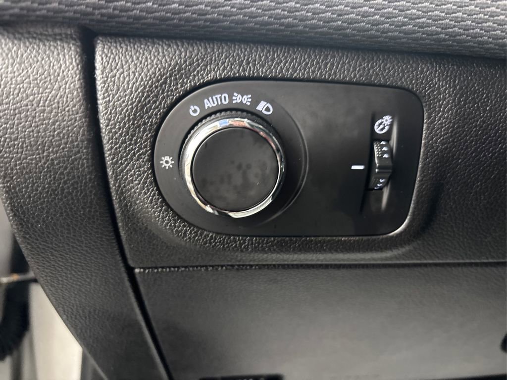 Used 2017 Chevrolet Cruze LT w/ Convenience Package image 24