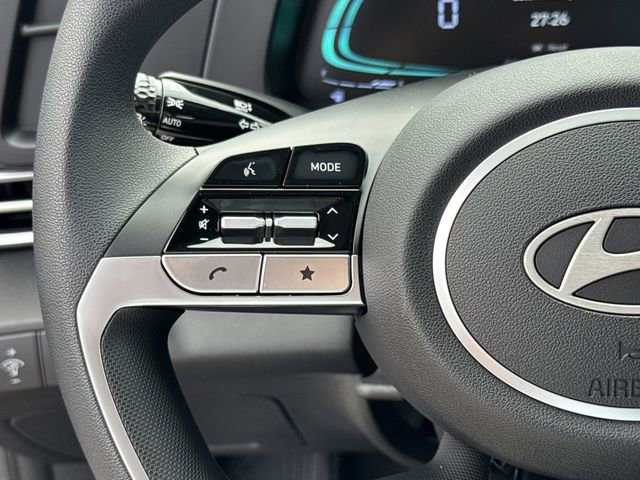 Used 2025 Hyundai Elantra Blue image 17