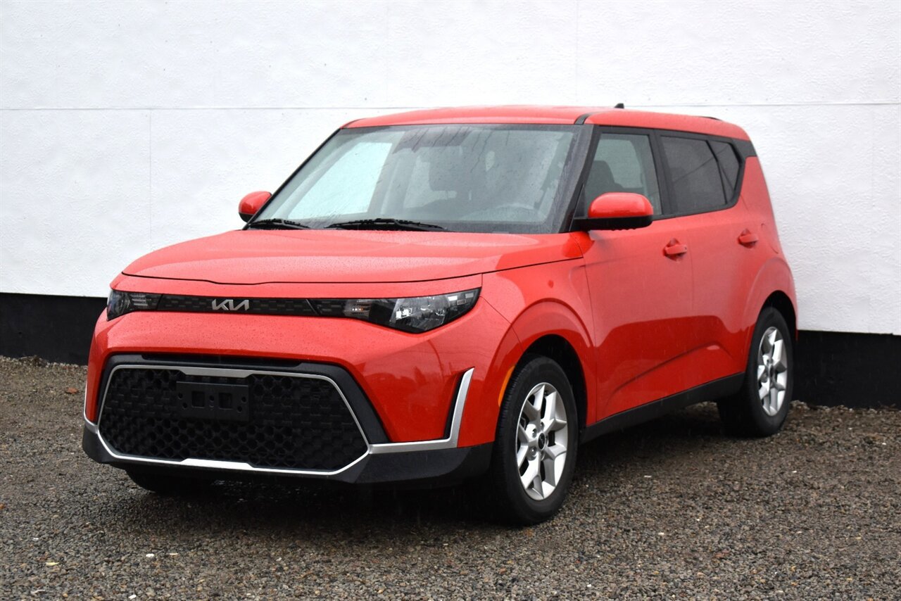 Used 2023 Kia Soul S FWD image 8