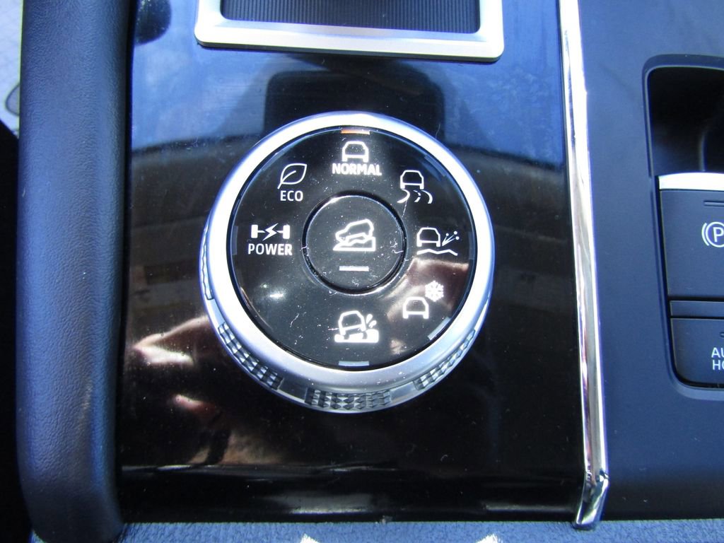 Used 2023 Mitsubishi Outlander SE image 27