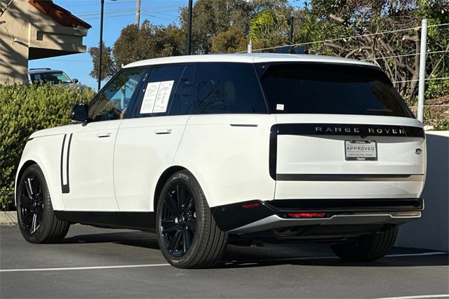 Certified 2023 Land Rover Range Rover SE image 3