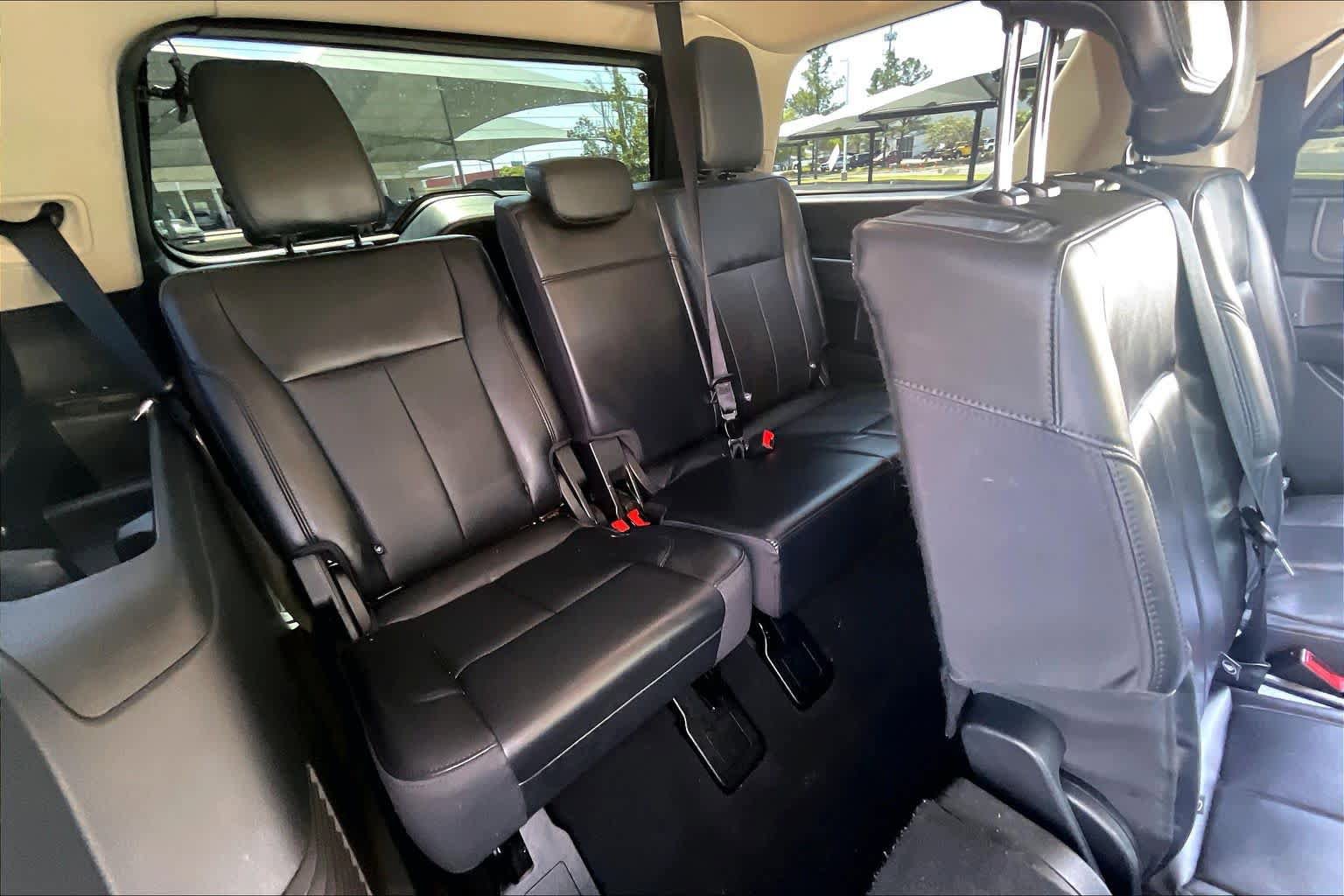 Used 2024 Ford Expedition XLT AWD/4WD image 35