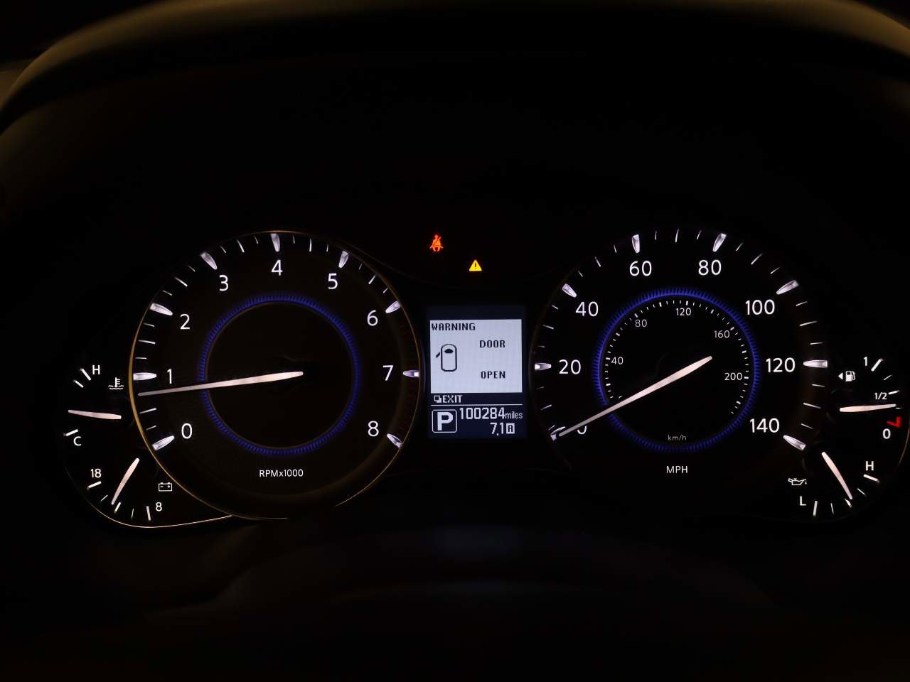 Used 2016 INFINITI QX80 4WD w/ Deluxe Technology Package image 7