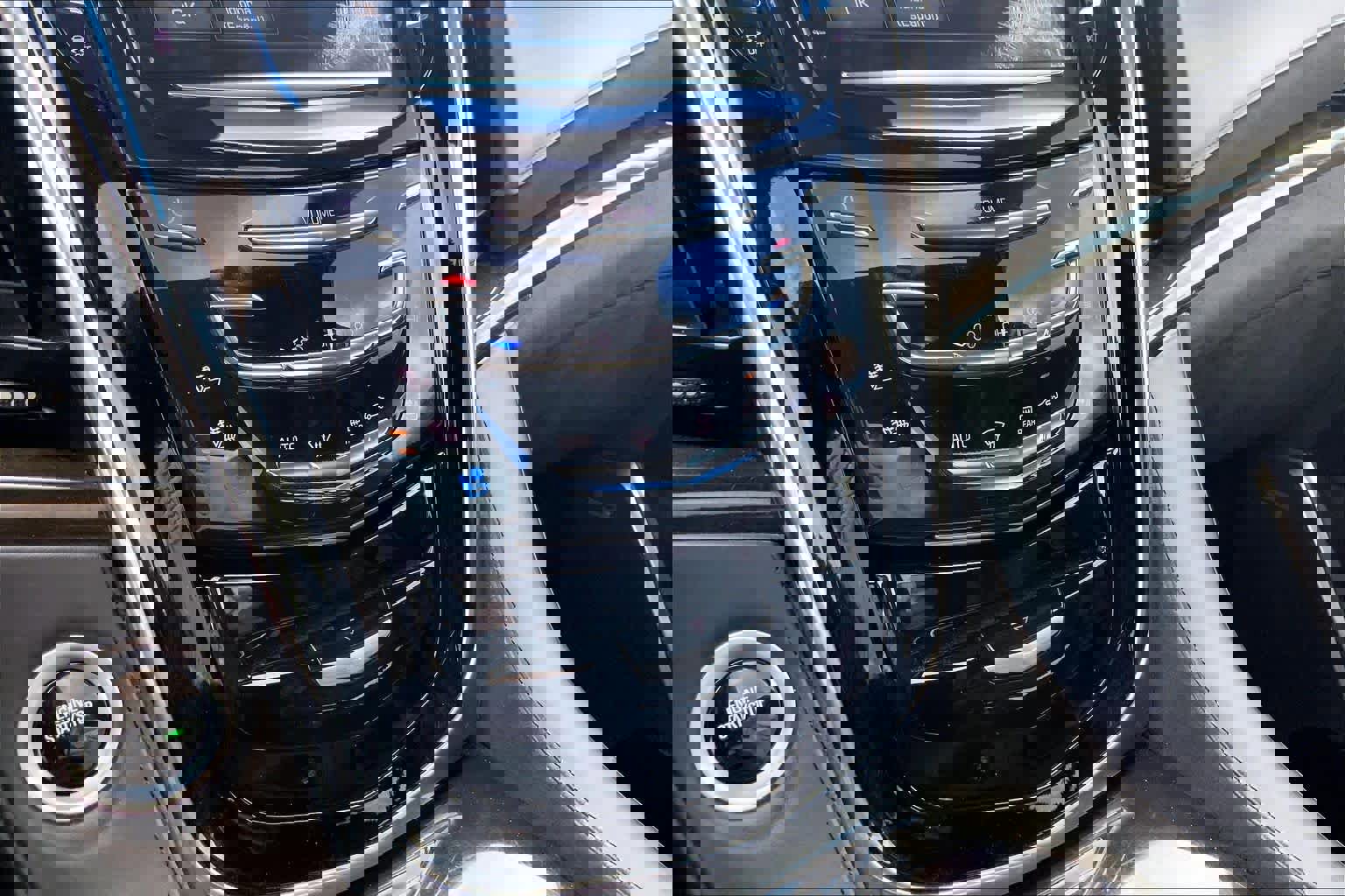 Used 2017 Cadillac Escalade Platinum image 36