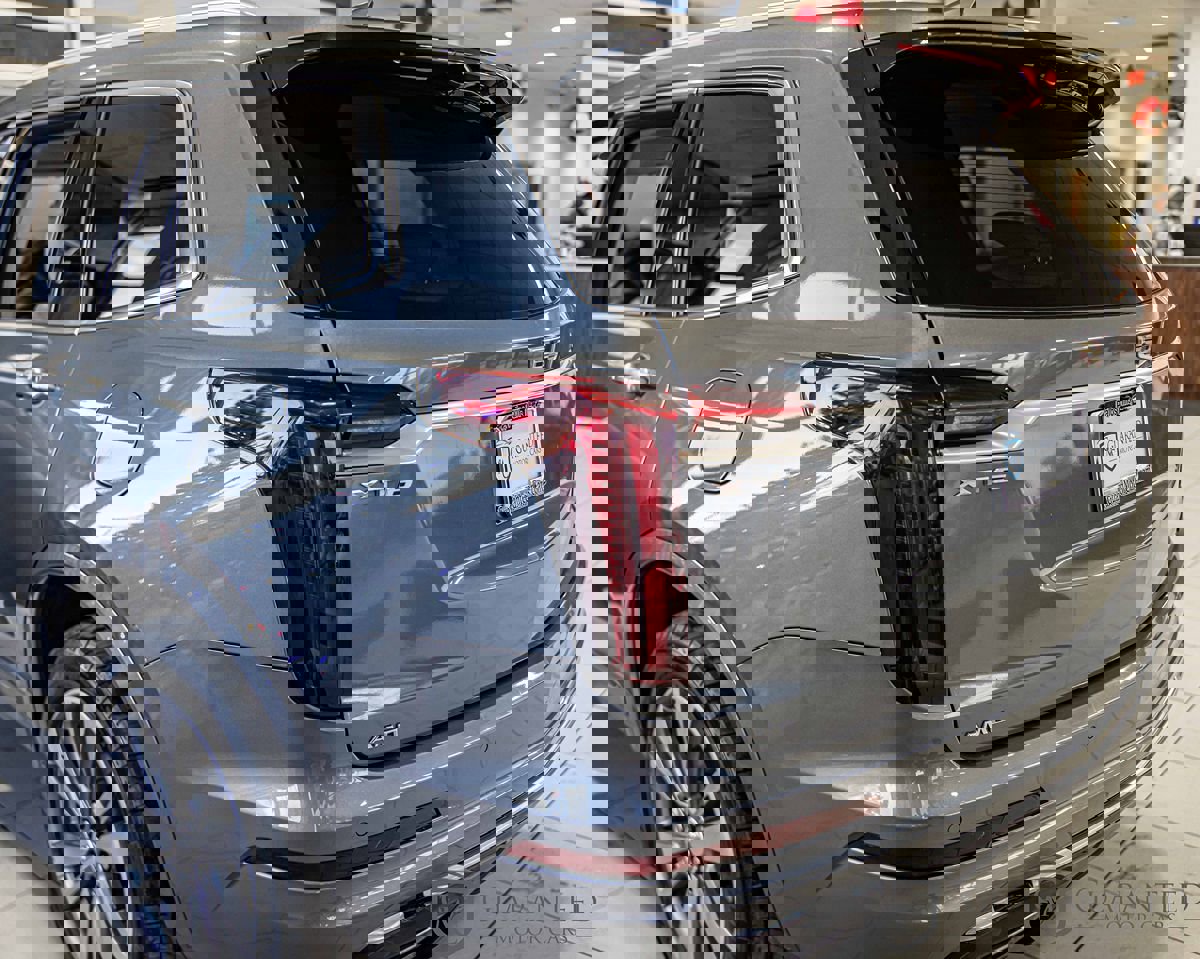 Used 2022 Cadillac XT6 Premium Luxury image 14