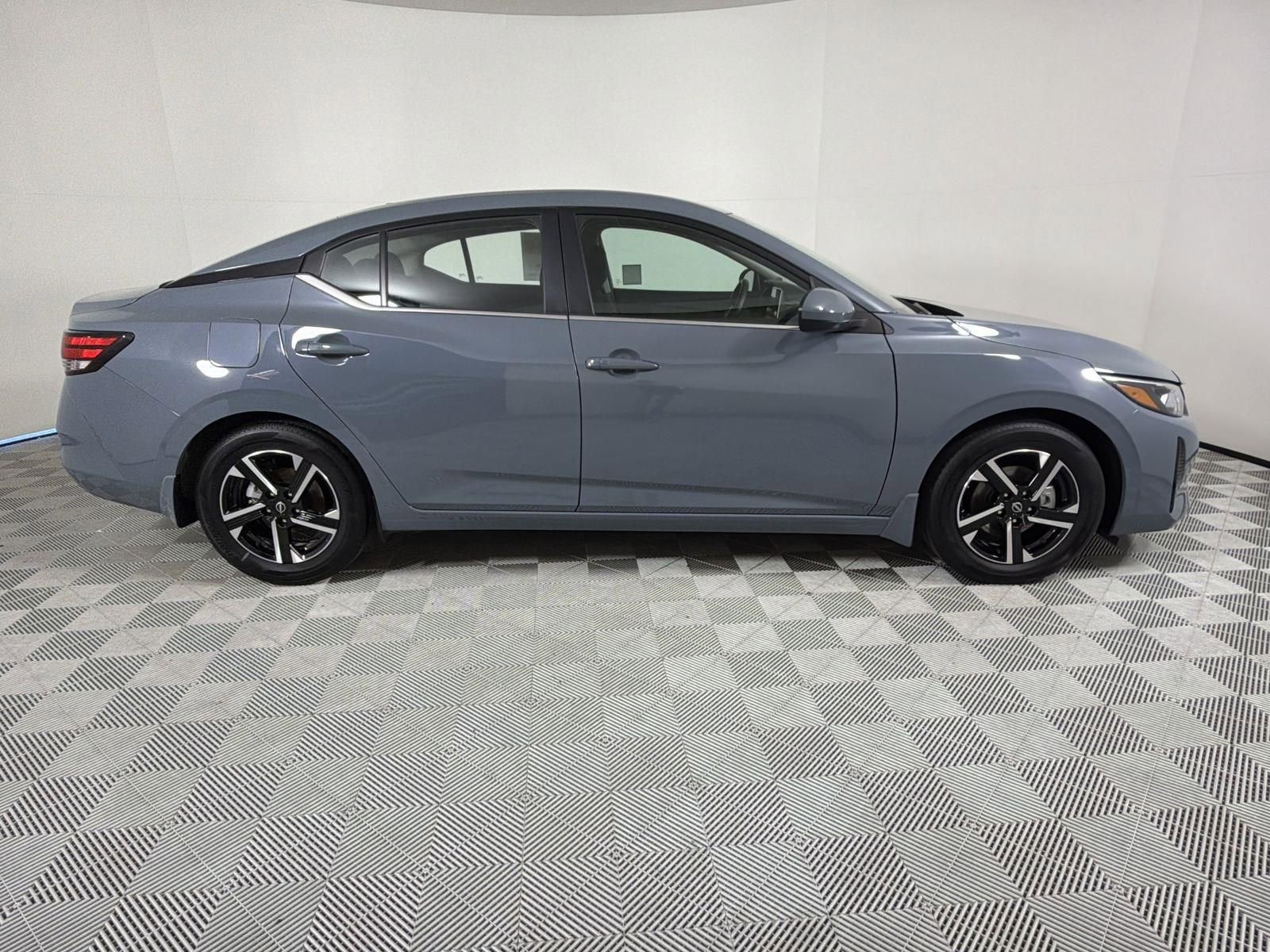Used 2025 Nissan Sentra SV FWD image 6