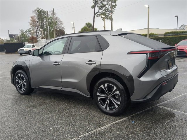 Used 2024 Toyota bZ4X XLE w/ Weather Package image 6