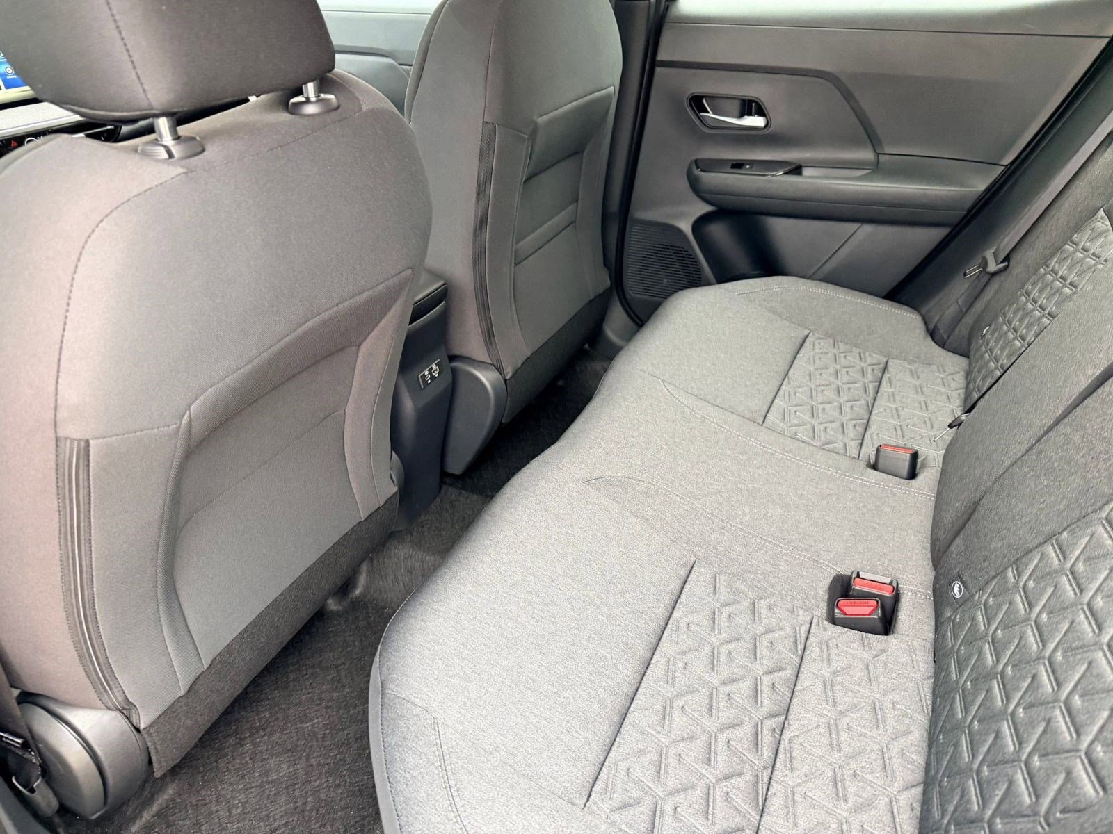 New 2026 Nissan Kicks SV w/ Charging Package image 20