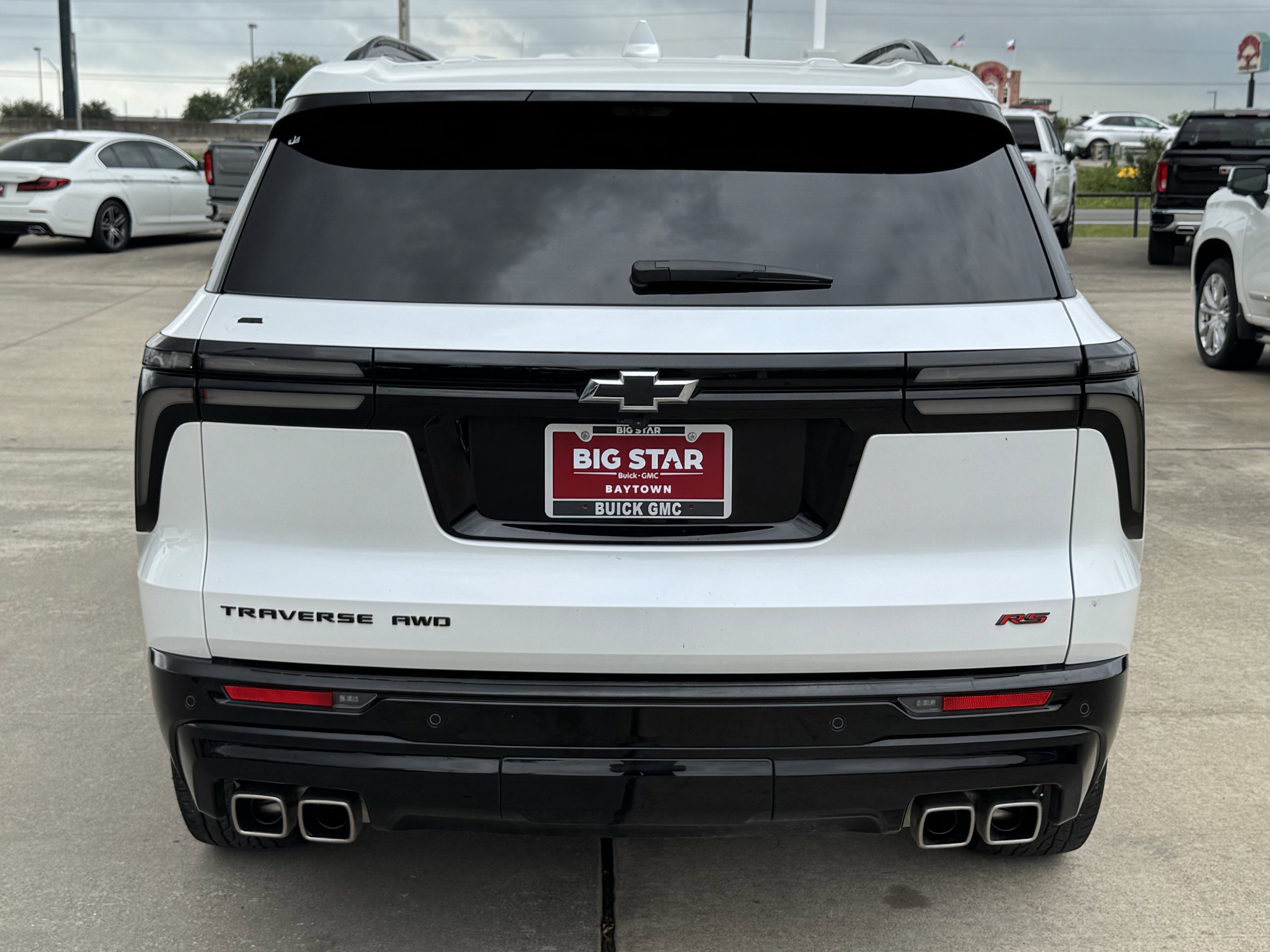 Used 2024 Chevrolet Traverse RS AWD/4WD image 9