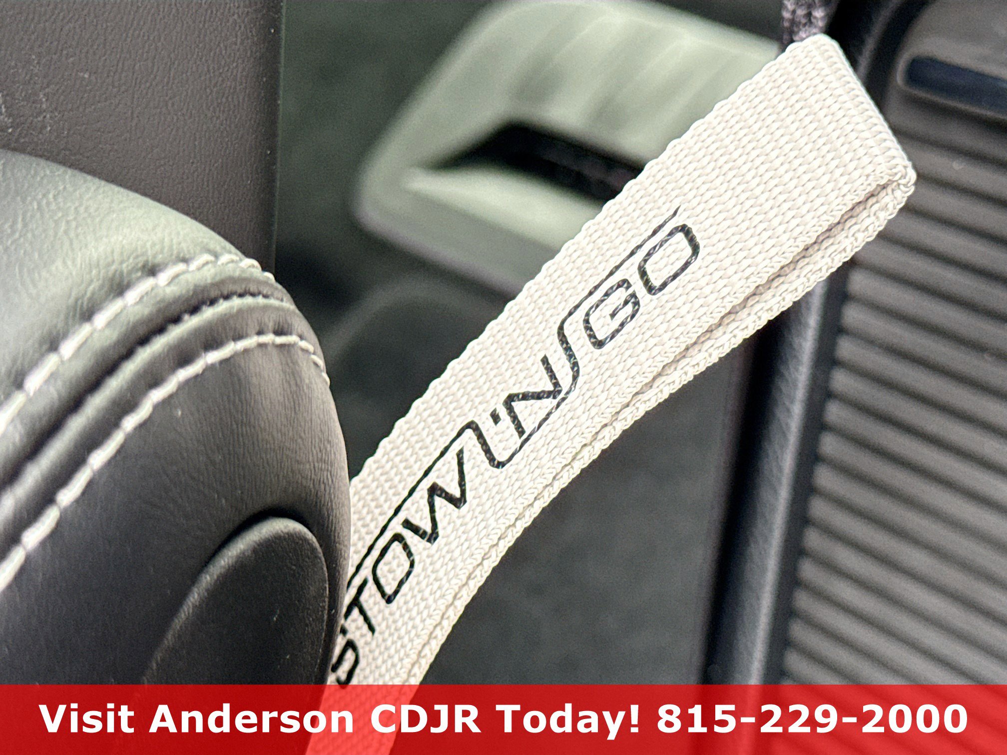 New 2026 Chrysler Pacifica Limited w/ Uconnect Theater Family Group image 8