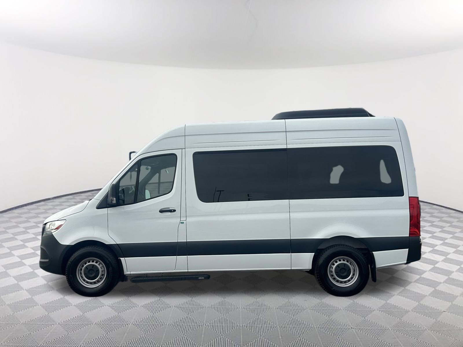 Used 2024 Mercedes-Benz Sprinter 2500 image 11