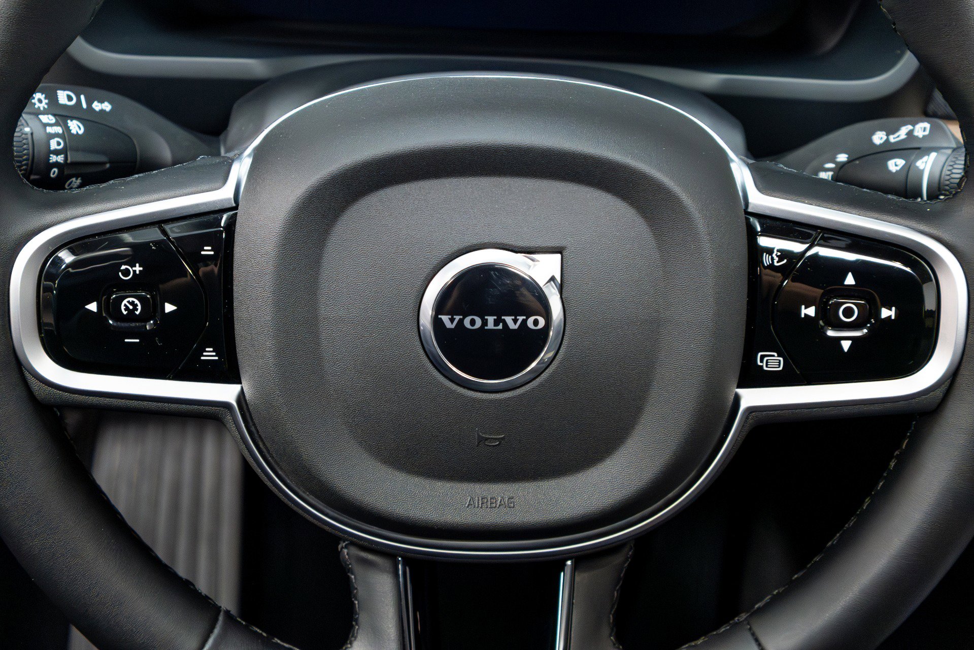 Used 2025 Volvo XC90 B6 Plus image 65