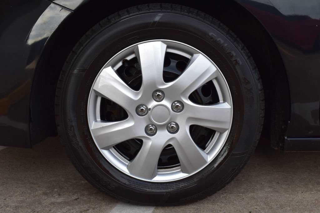 Used 2017 Chevrolet Cruze LS FWD image 11