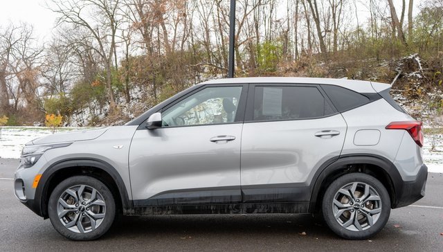 Used 2024 Kia Seltos LX image 9