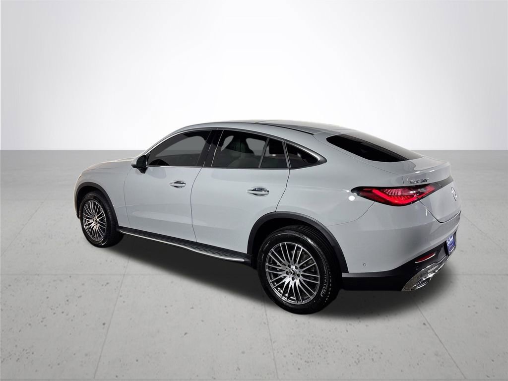 Used 2025 Mercedes-Benz GLC 300 4MATIC image 8