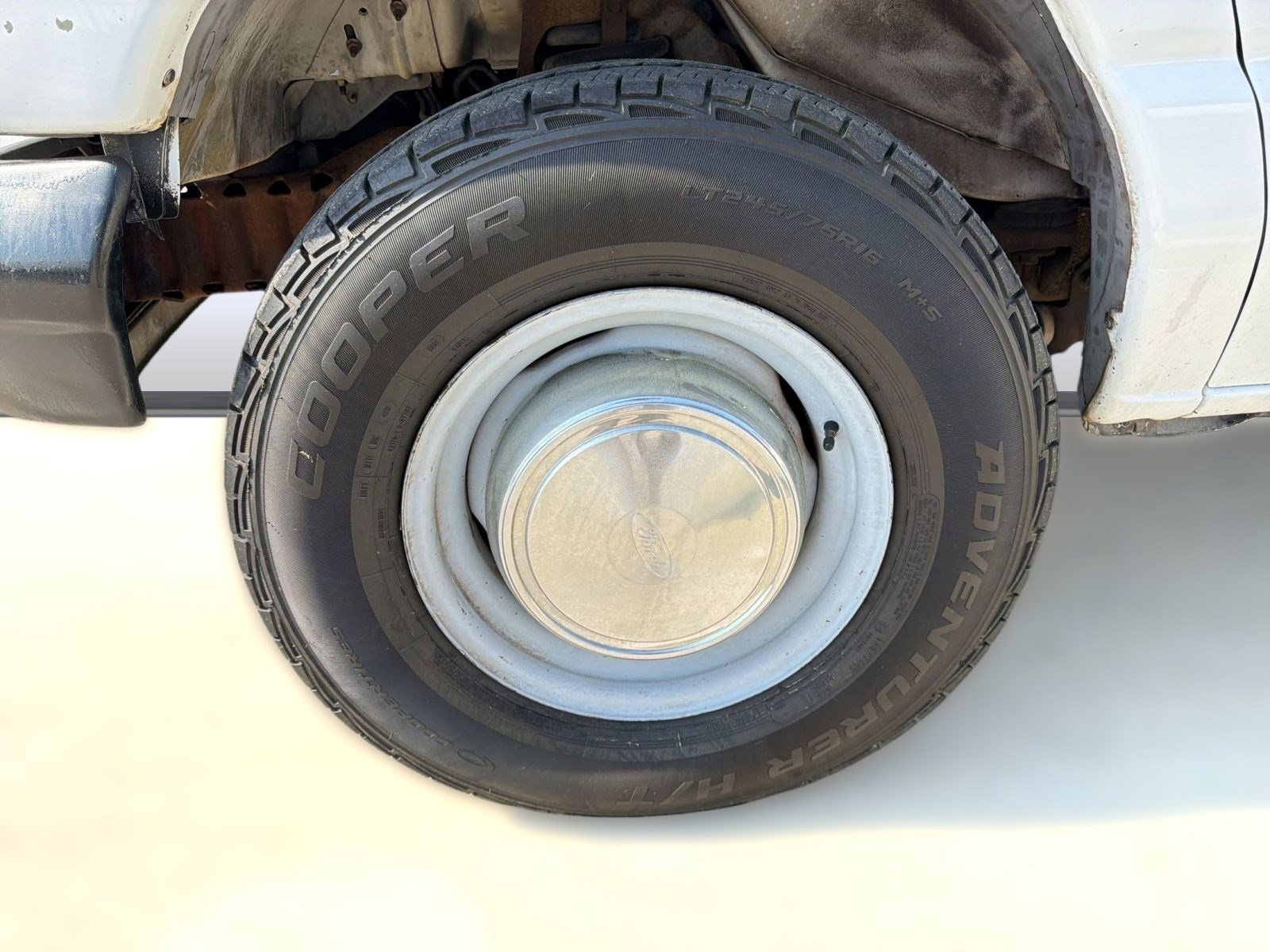 Used 2000 Ford E-350 and Econoline 350 XL image 11