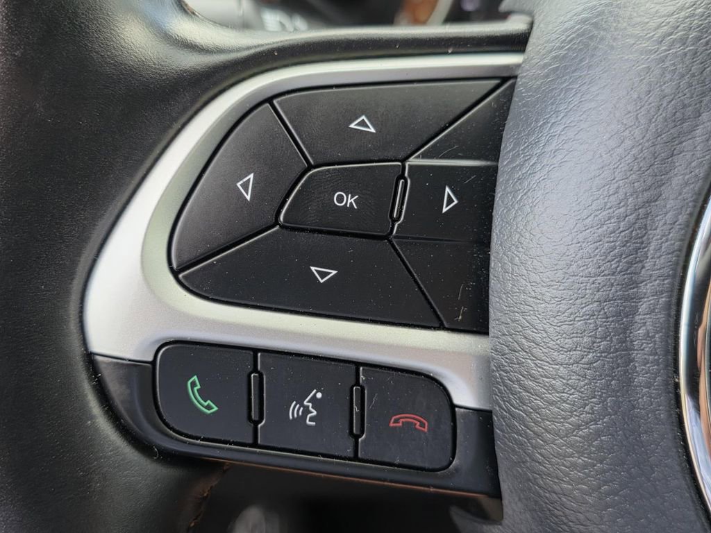 Used 2019 Jeep Compass Latitude FWD image 23