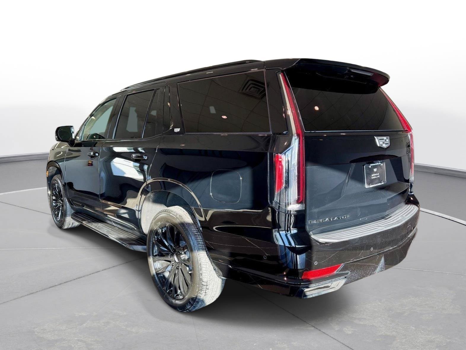 Certified 2024 Cadillac Escalade Sport w/ LPO, ONYX Package AWD/4WD image 6