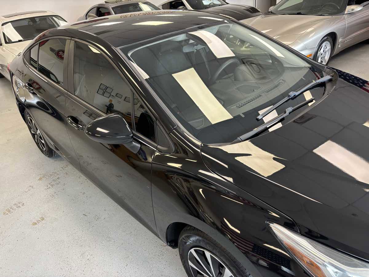 Used 2018 Chevrolet Cruze LS FWD image 4