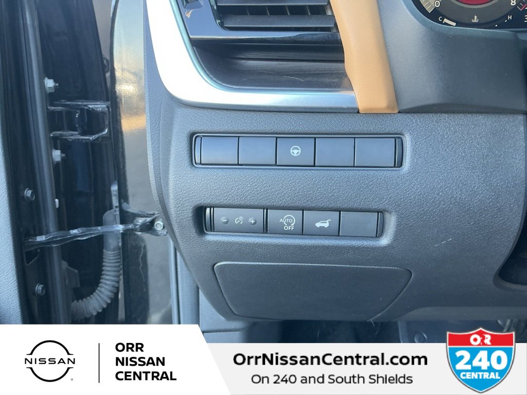 Used 2023 Nissan Rogue Platinum image 19