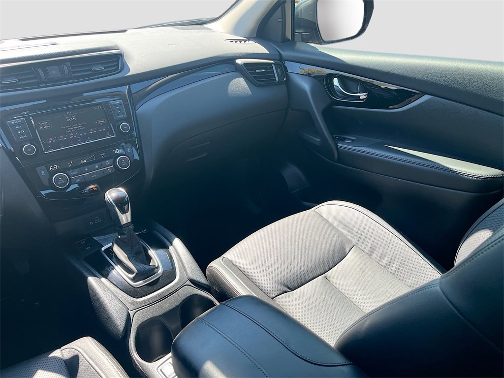 Used 2022 Nissan Rogue Sport SL w/ Premium Package image 22