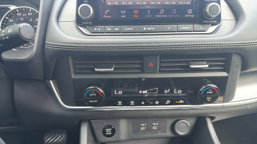 Used 2024 Nissan Rogue SV AWD/4WD image 18